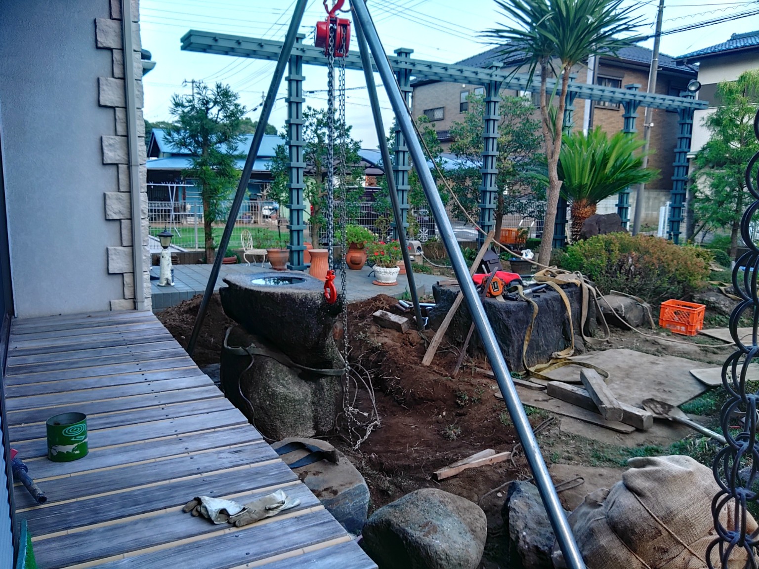 庭石の搬出作業